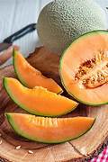 Orange Cantalupo Almizcle fruit seeds for planting – Heirloom & Non-GMO unique sweet garden seeds